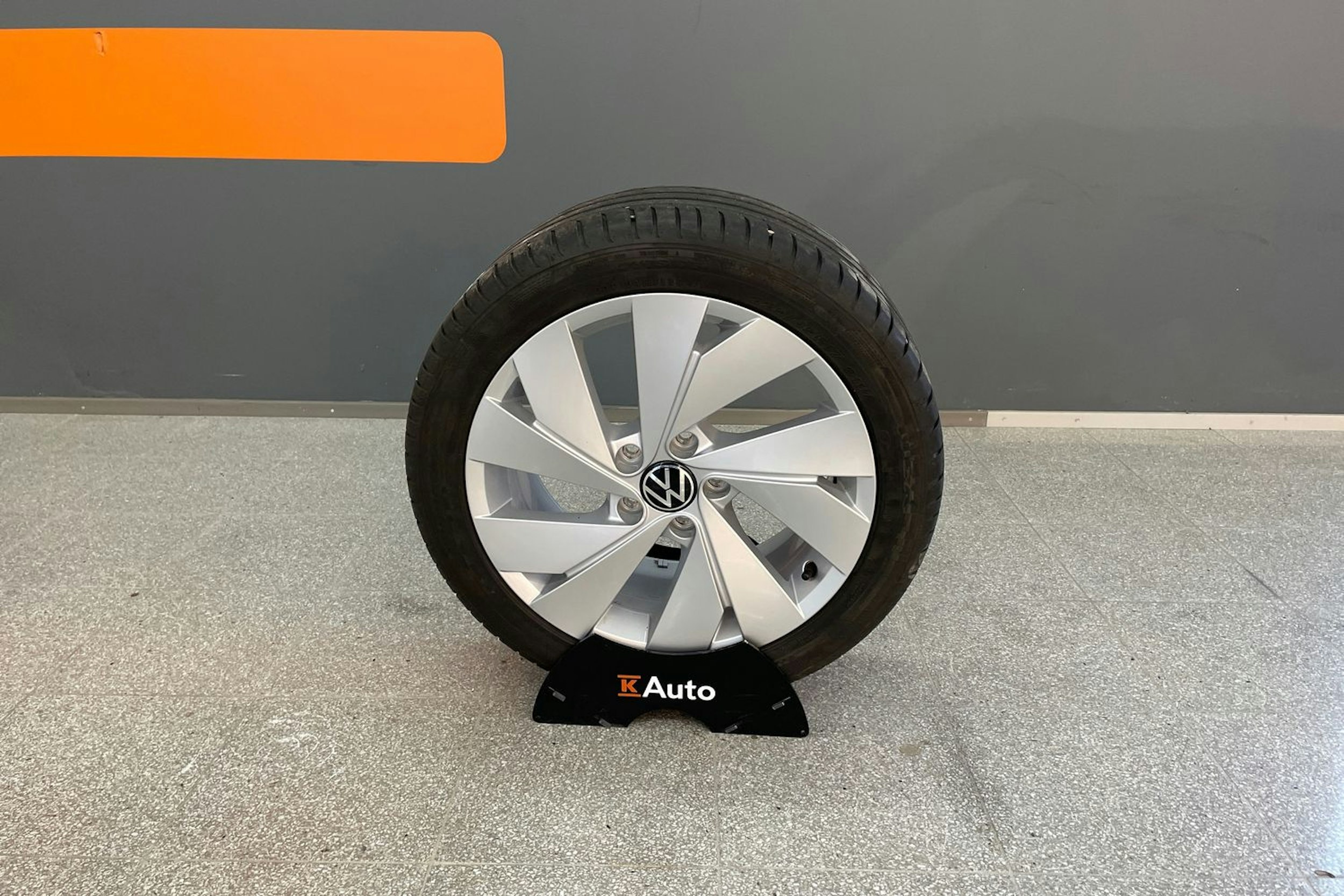 Sininen Volkswagen GOLF 2024 kuva 25.