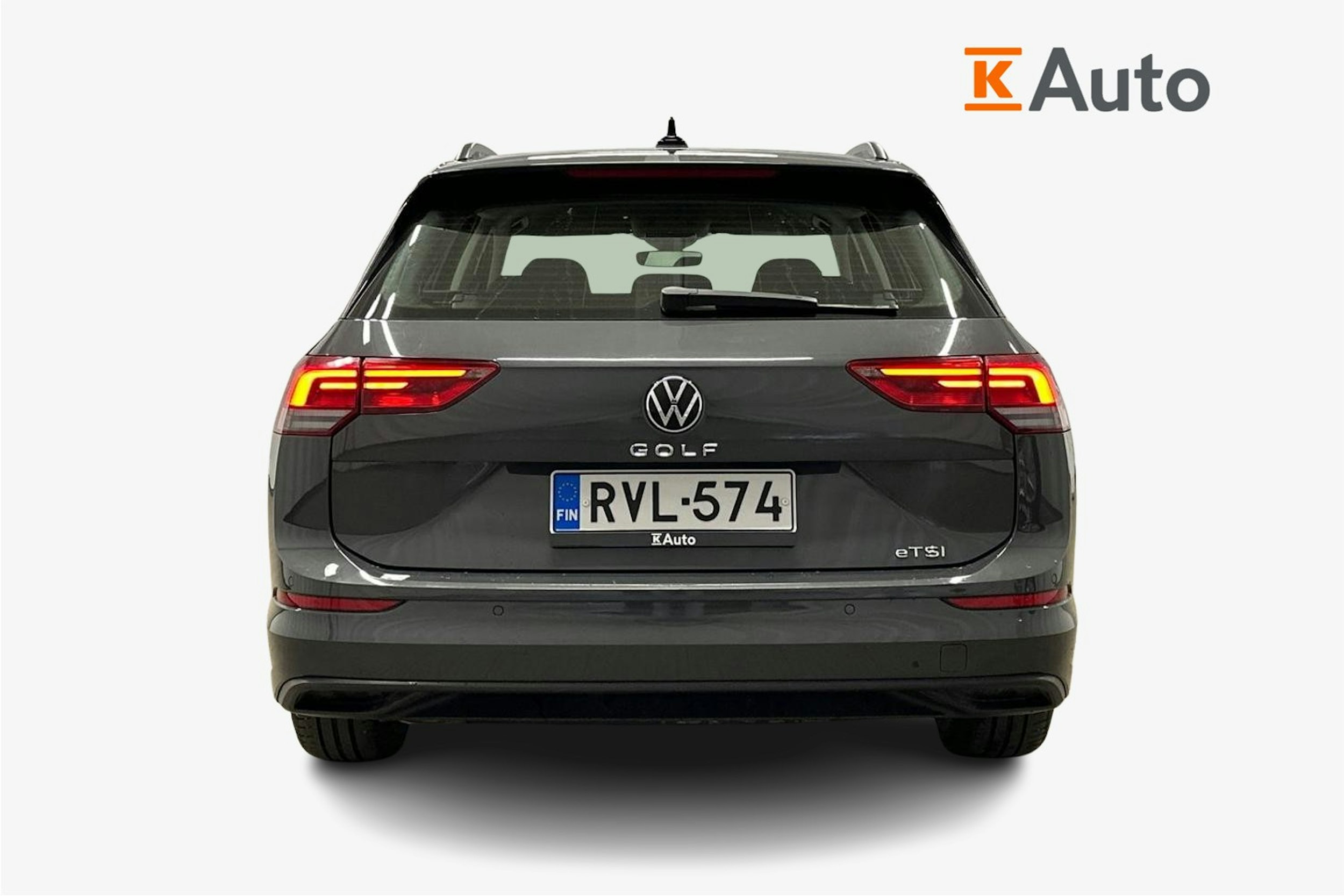 harmaa Volkswagen Golf 2024 kuva 3.