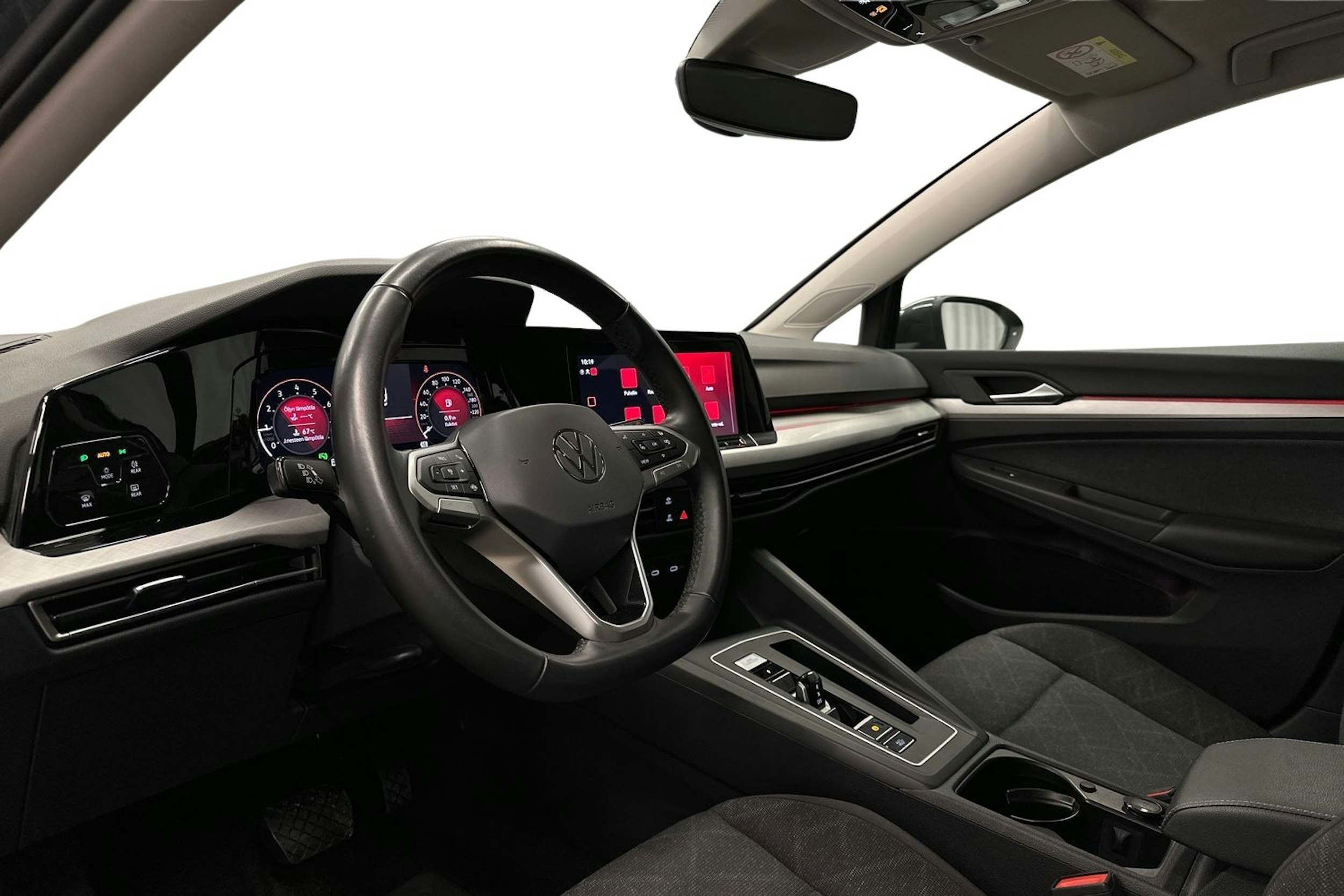 harmaa Volkswagen Golf 2024 kuva 7.