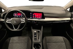 harmaa Volkswagen Golf 2024 kuva 9.