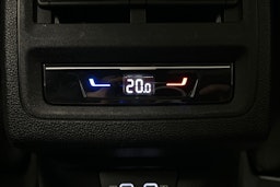 harmaa Volkswagen Golf 2024 kuva 16.