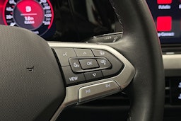 harmaa Volkswagen Golf 2024 kuva 20.