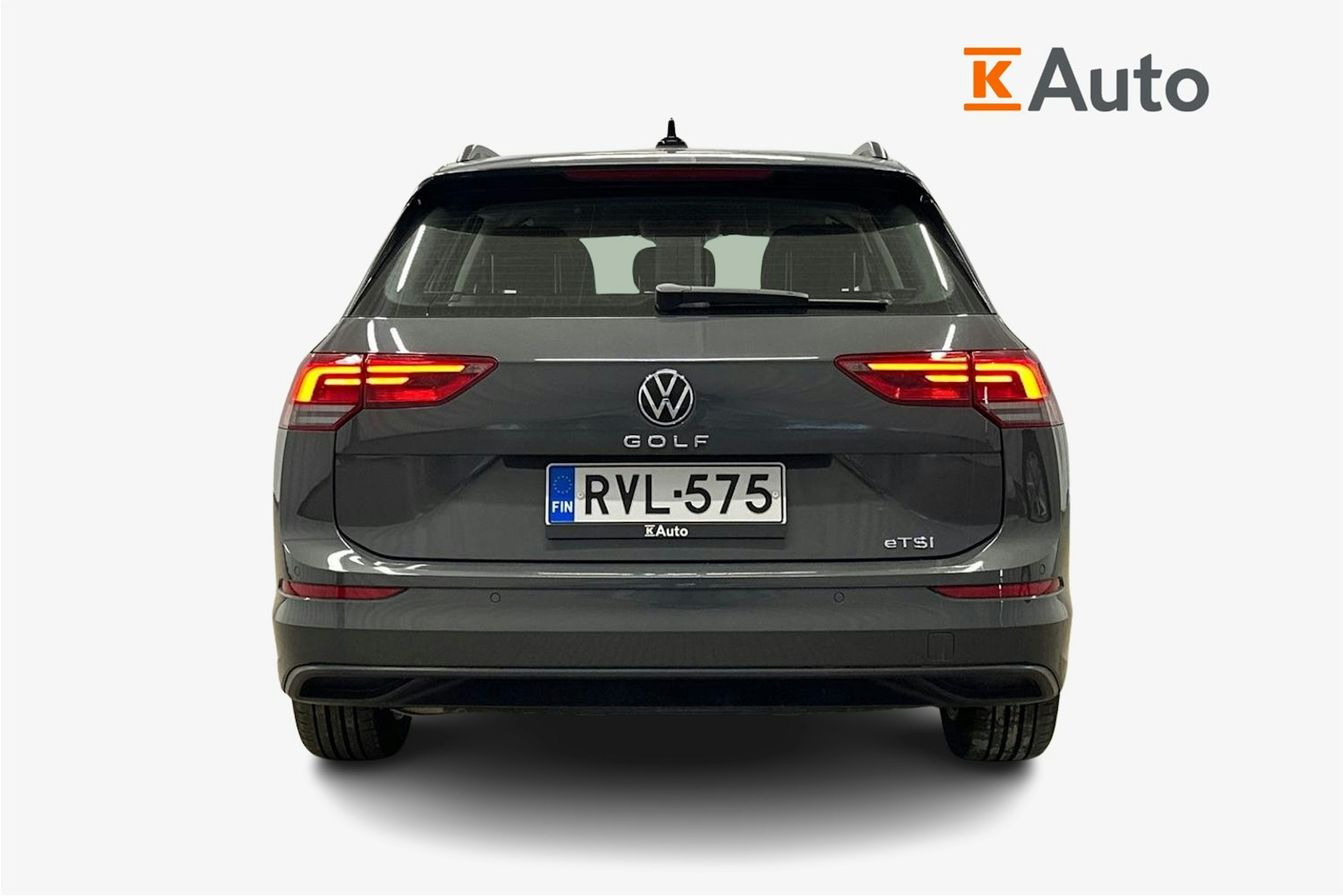 harmaa Volkswagen Golf 2024 kuva 3.