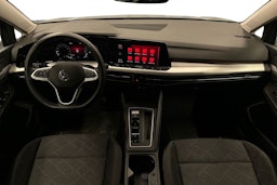 harmaa Volkswagen Golf 2024 kuva 9.