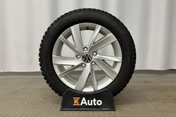 harmaa Volkswagen Golf 2024 kuva 13.