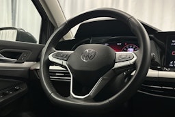 harmaa Volkswagen Golf 2024 kuva 16.
