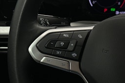 harmaa Volkswagen Golf 2024 kuva 19.
