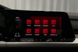 harmaa Volkswagen Golf 2024 kuva 22.