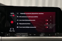 harmaa Volkswagen Golf 2024 kuva 25.
