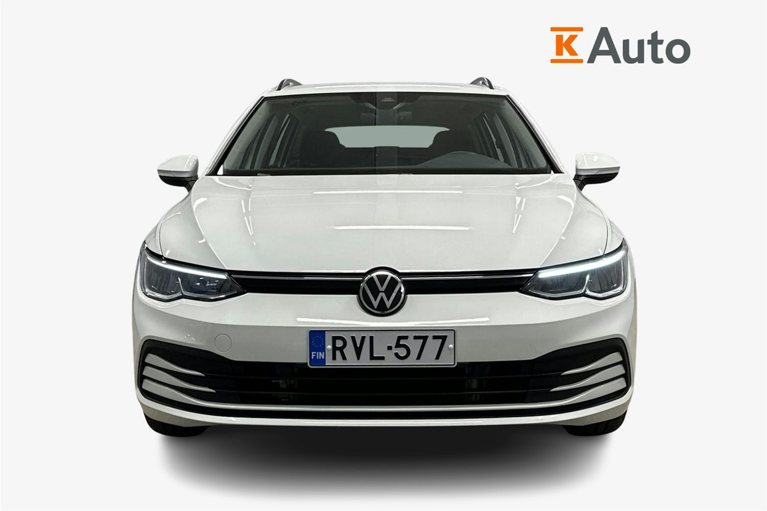 valkoinen Volkswagen Golf 2024 kuva 5.