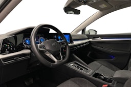 valkoinen Volkswagen Golf 2024 kuva 7.