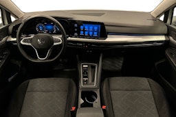 valkoinen Volkswagen Golf 2024 kuva 9.