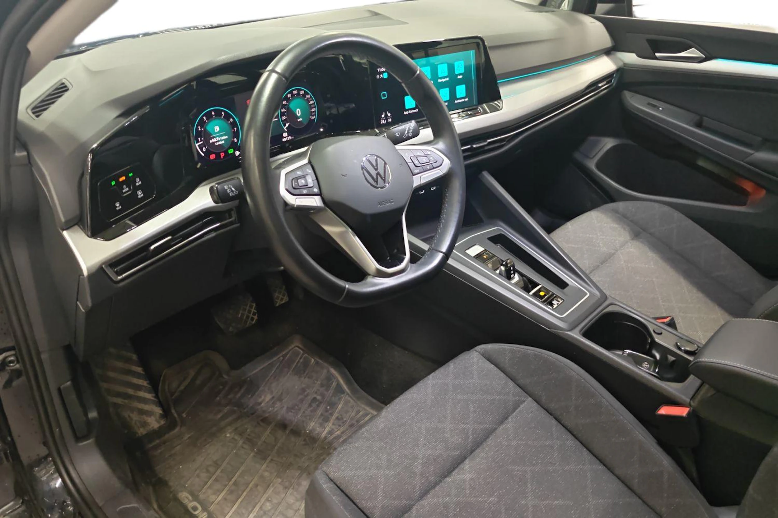met. musta Volkswagen Golf 2024 kuva 3.