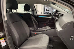 met. musta Volkswagen Golf 2024 kuva 28.