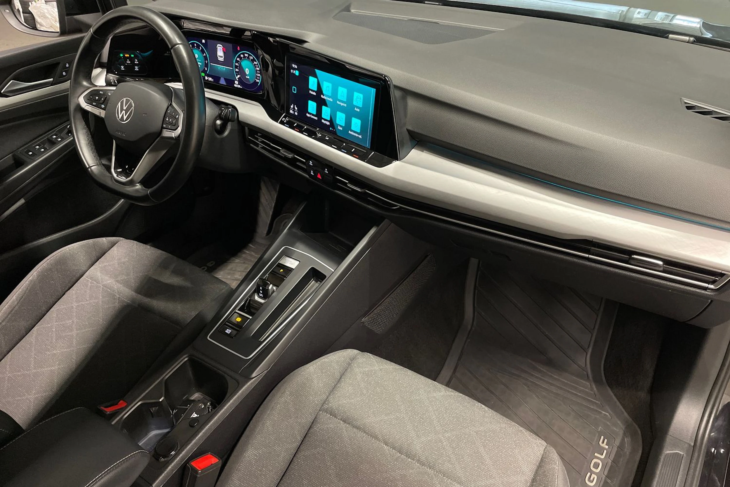 met. musta Volkswagen Golf 2024 kuva 29.