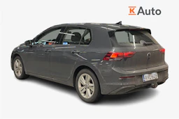harmaa Volkswagen Golf 2024 kuva 2.
