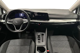 valkoinen Volkswagen Golf 2024 kuva 7.