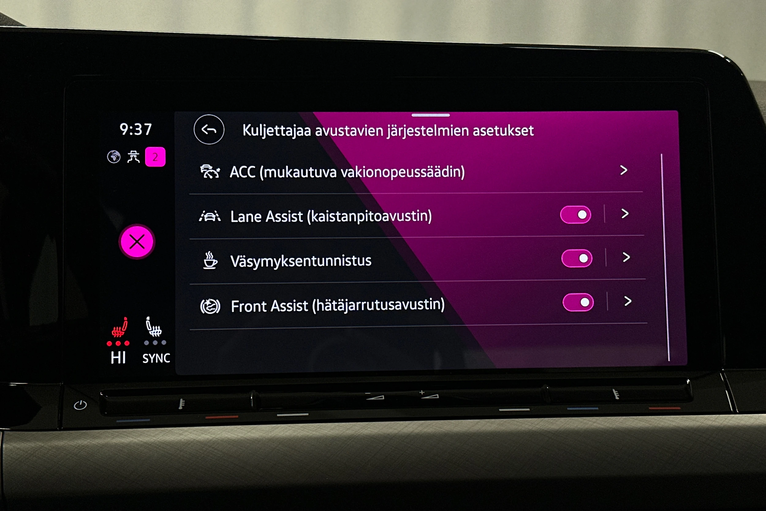 valkoinen Volkswagen Golf 2024 kuva 23.
