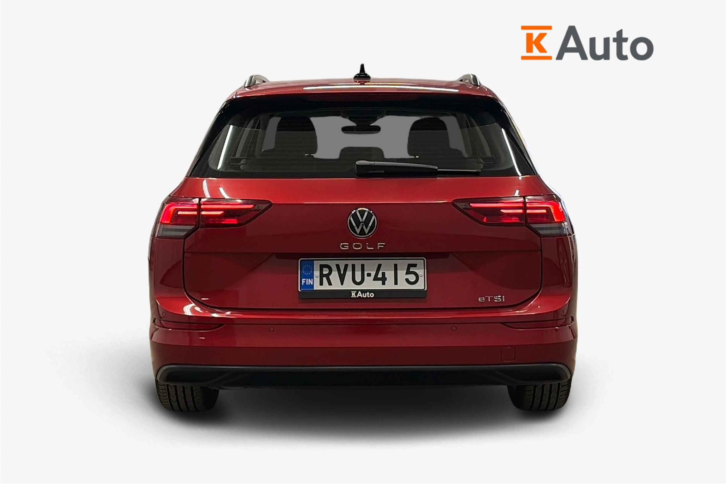 punainen Volkswagen Golf 2024 kuva 4.