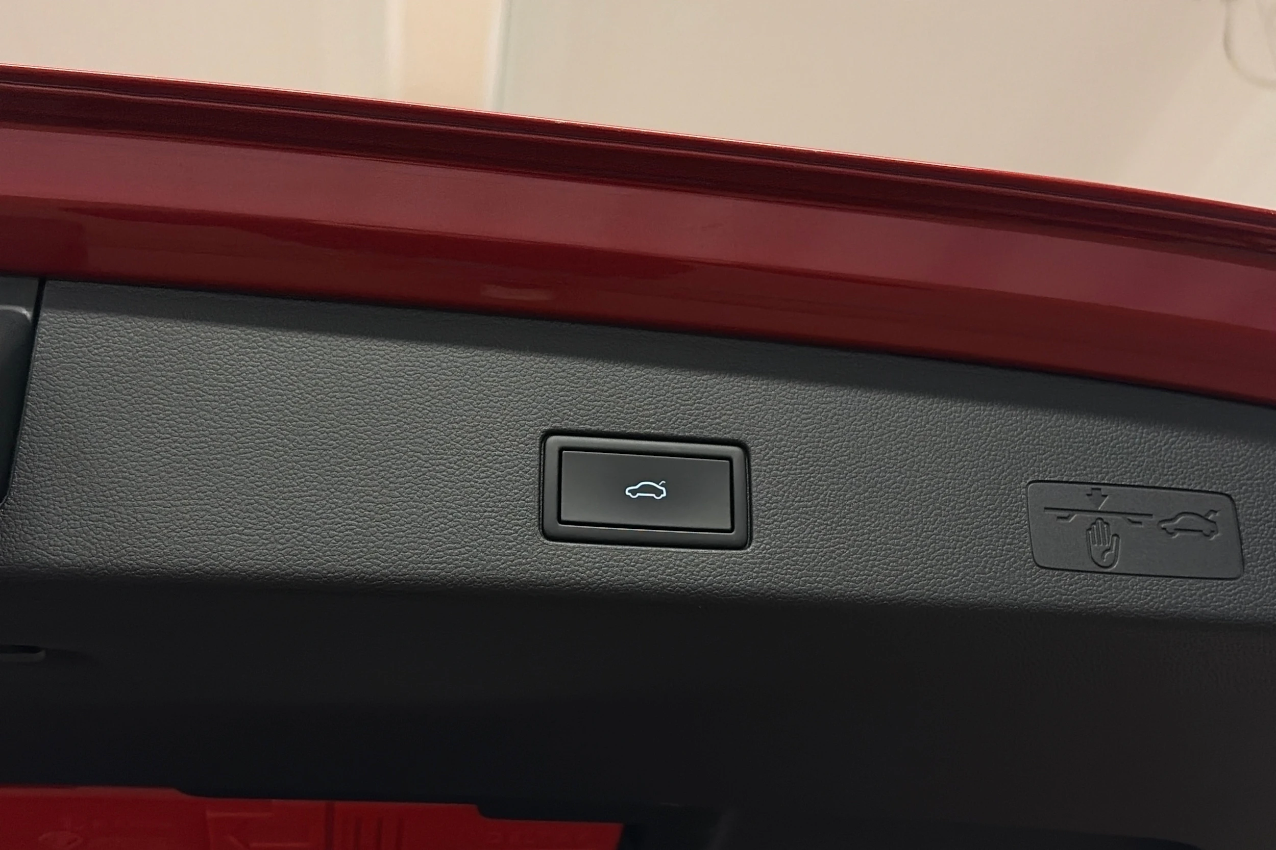 punainen Volkswagen Golf 2024 kuva 16.