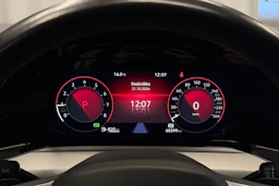 punainen Volkswagen Golf 2024 kuva 21.
