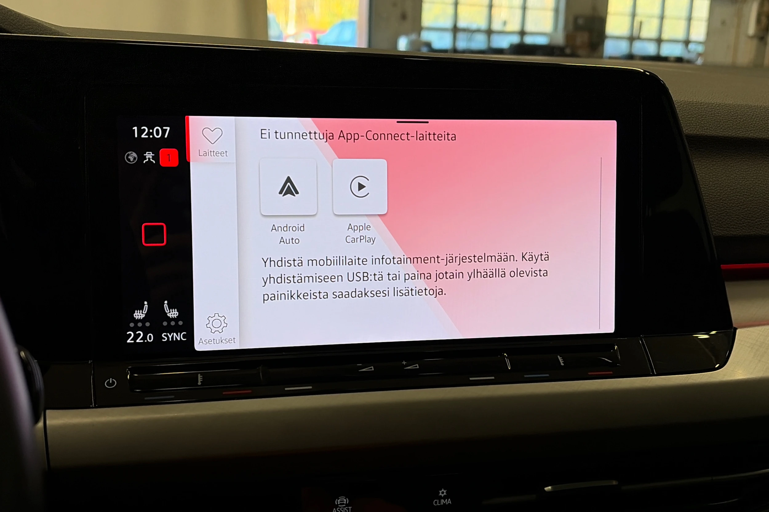 punainen Volkswagen Golf 2024 kuva 24.