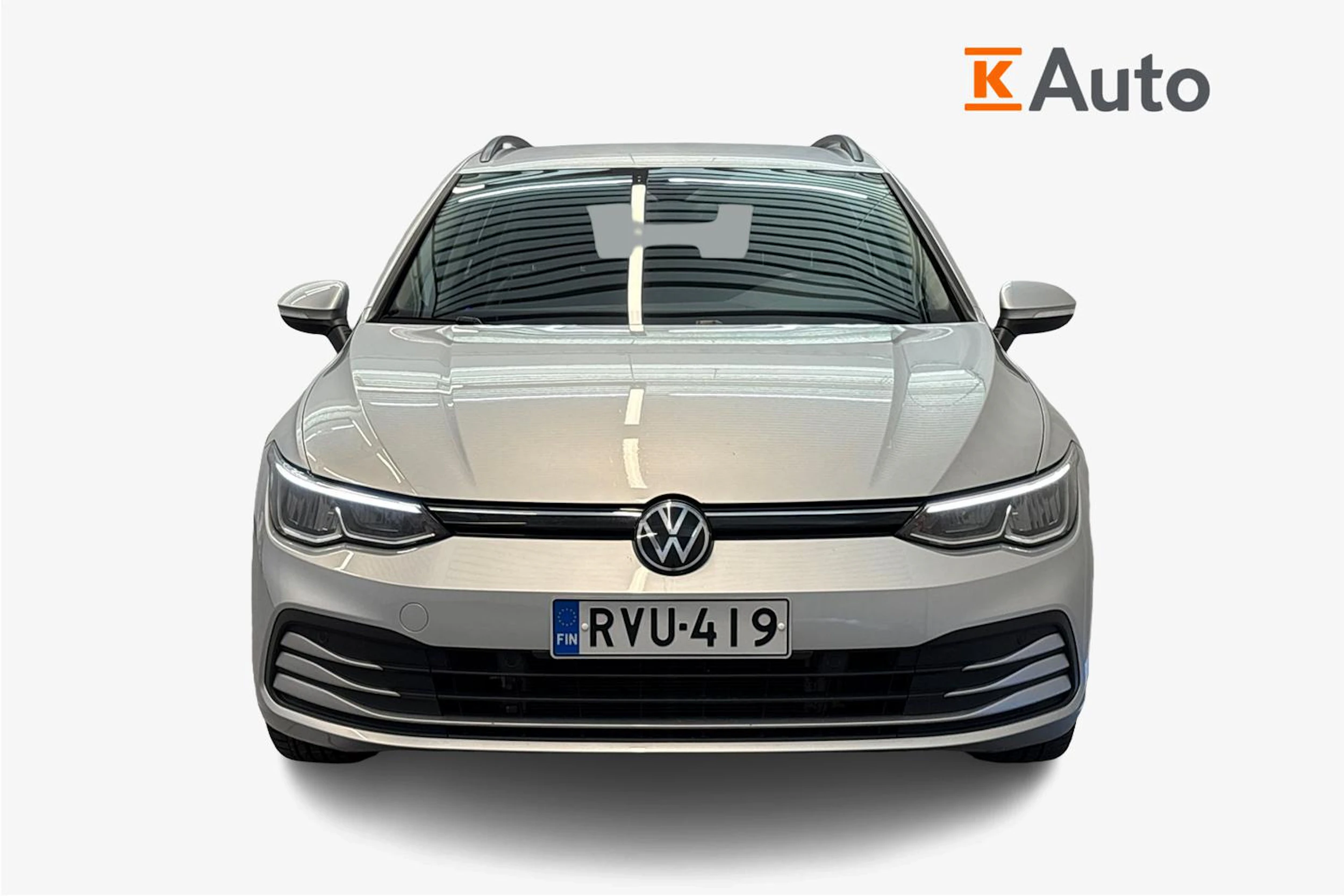 harmaa Volkswagen Golf 2024 kuva 4.