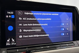 harmaa Volkswagen Golf 2024 kuva 19.