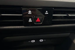 harmaa Volkswagen Golf 2024 kuva 24.