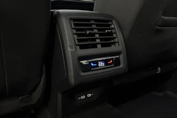 harmaa Volkswagen Golf 2024 kuva 28.