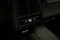 sininen Volkswagen Golf 2024 kuva 16.