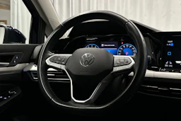 sininen Volkswagen Golf 2024 kuva 18.