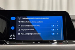 valkoinen Volkswagen Golf 2024 kuva 21.