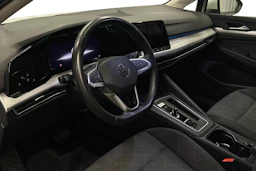 valkoinen Volkswagen Golf 2024 kuva 6.