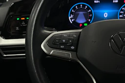 valkoinen Volkswagen Golf 2024 kuva 11.
