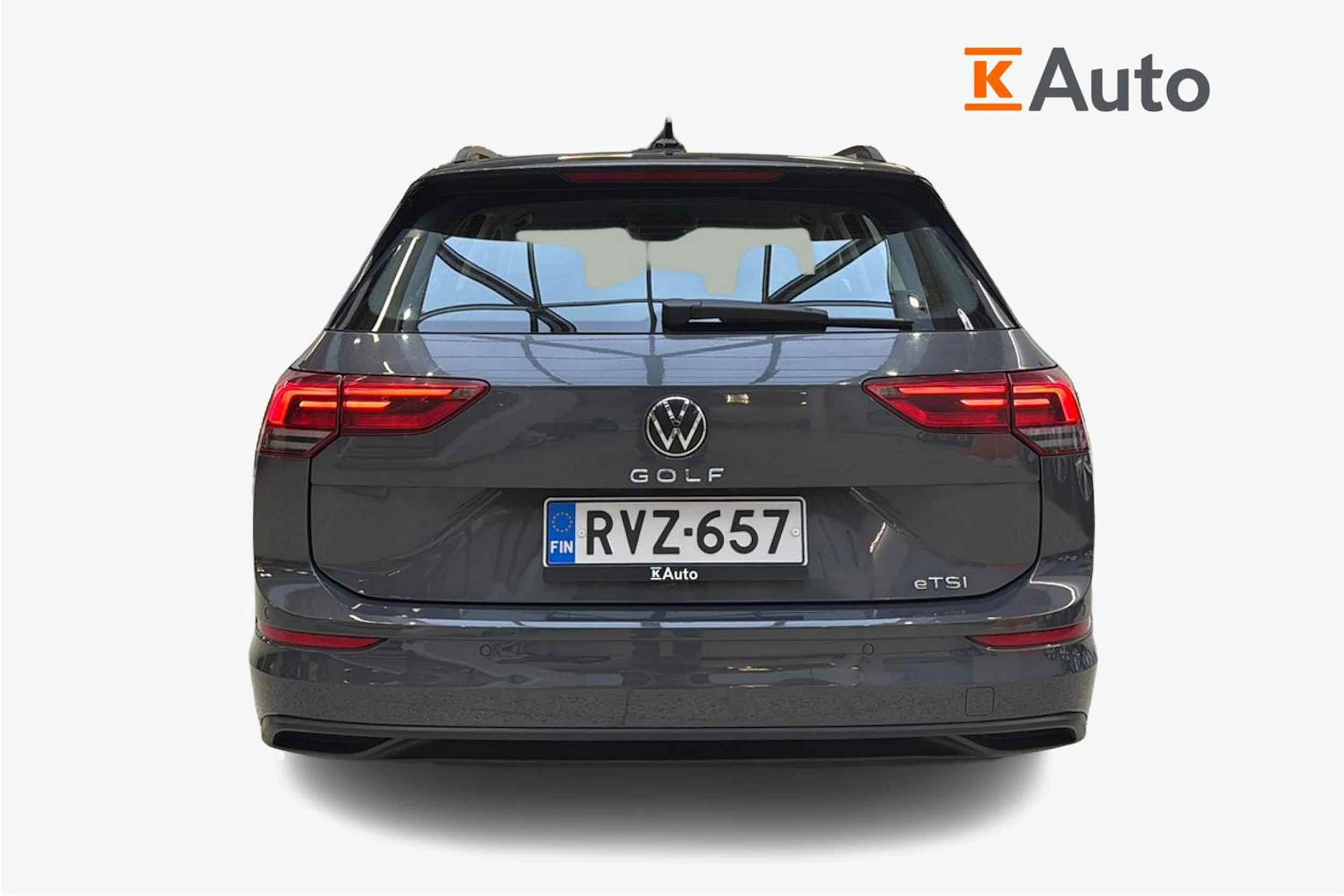 harmaa Volkswagen Golf 2024 kuva 3.