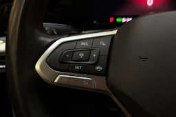 harmaa Volkswagen Golf 2024 kuva 13.