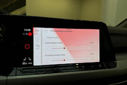 harmaa Volkswagen Golf 2024 kuva 18.