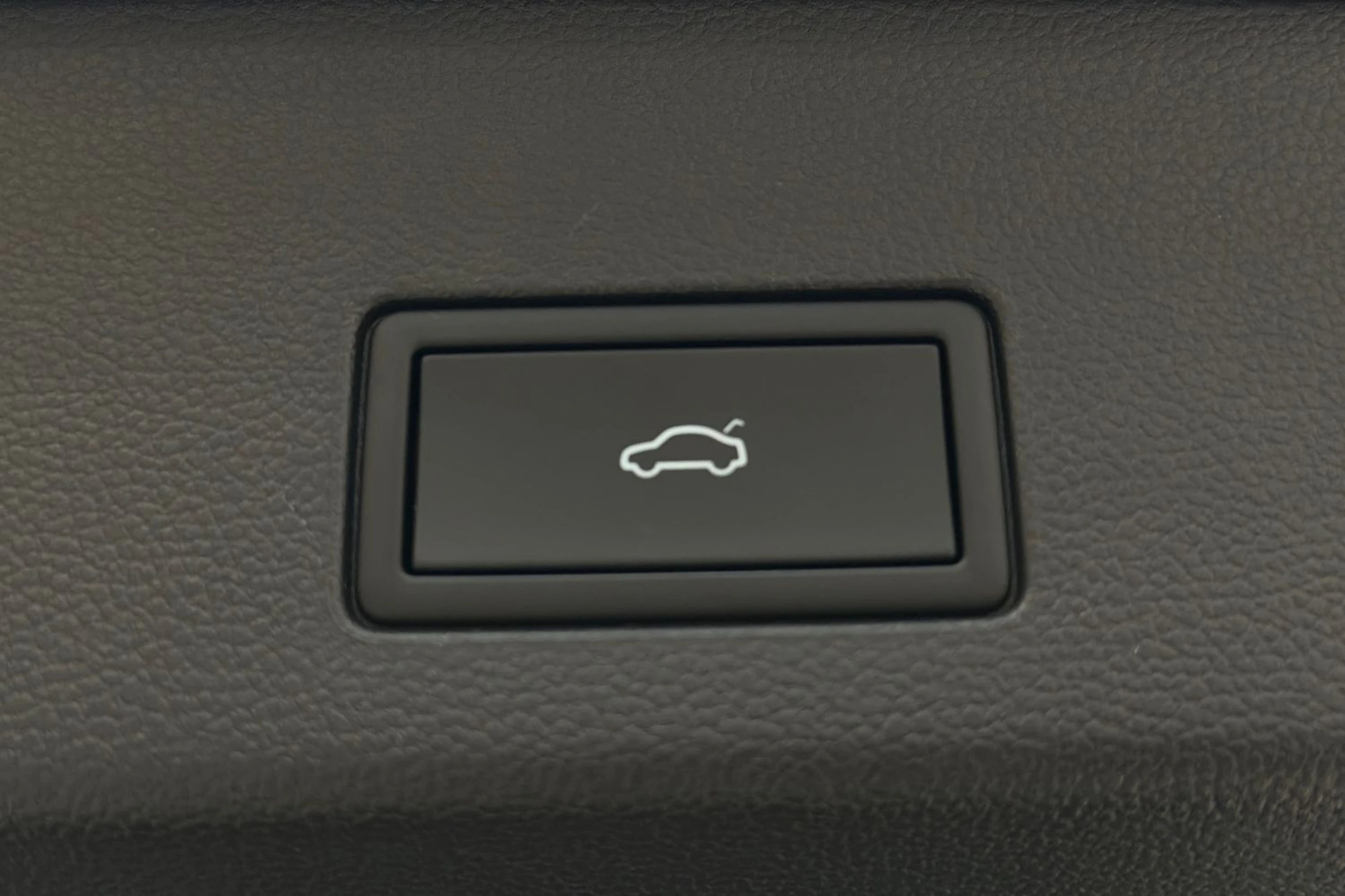 harmaa Volkswagen Golf 2024 kuva 27.