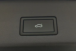 harmaa Volkswagen Golf 2024 kuva 27.