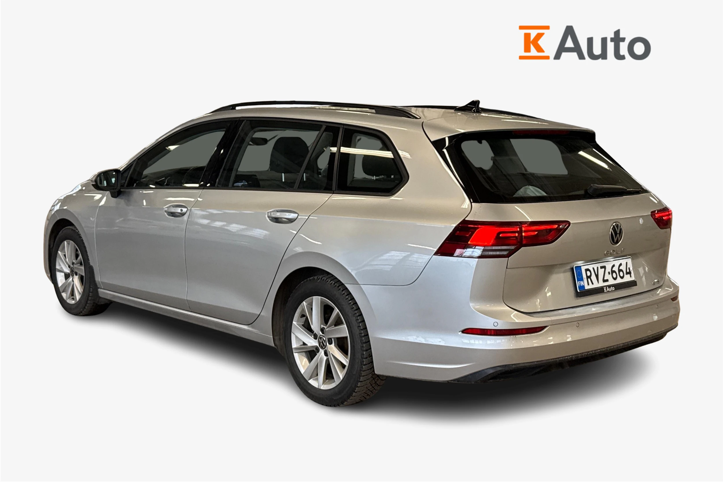 harmaa Volkswagen Golf 2024 kuva 2.