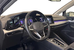 harmaa Volkswagen Golf 2024 kuva 3.