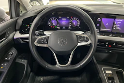 harmaa Volkswagen Golf 2024 kuva 20.