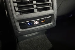 harmaa Volkswagen Golf 2024 kuva 21.
