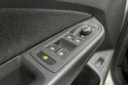 harmaa Volkswagen Golf 2024 kuva 22.