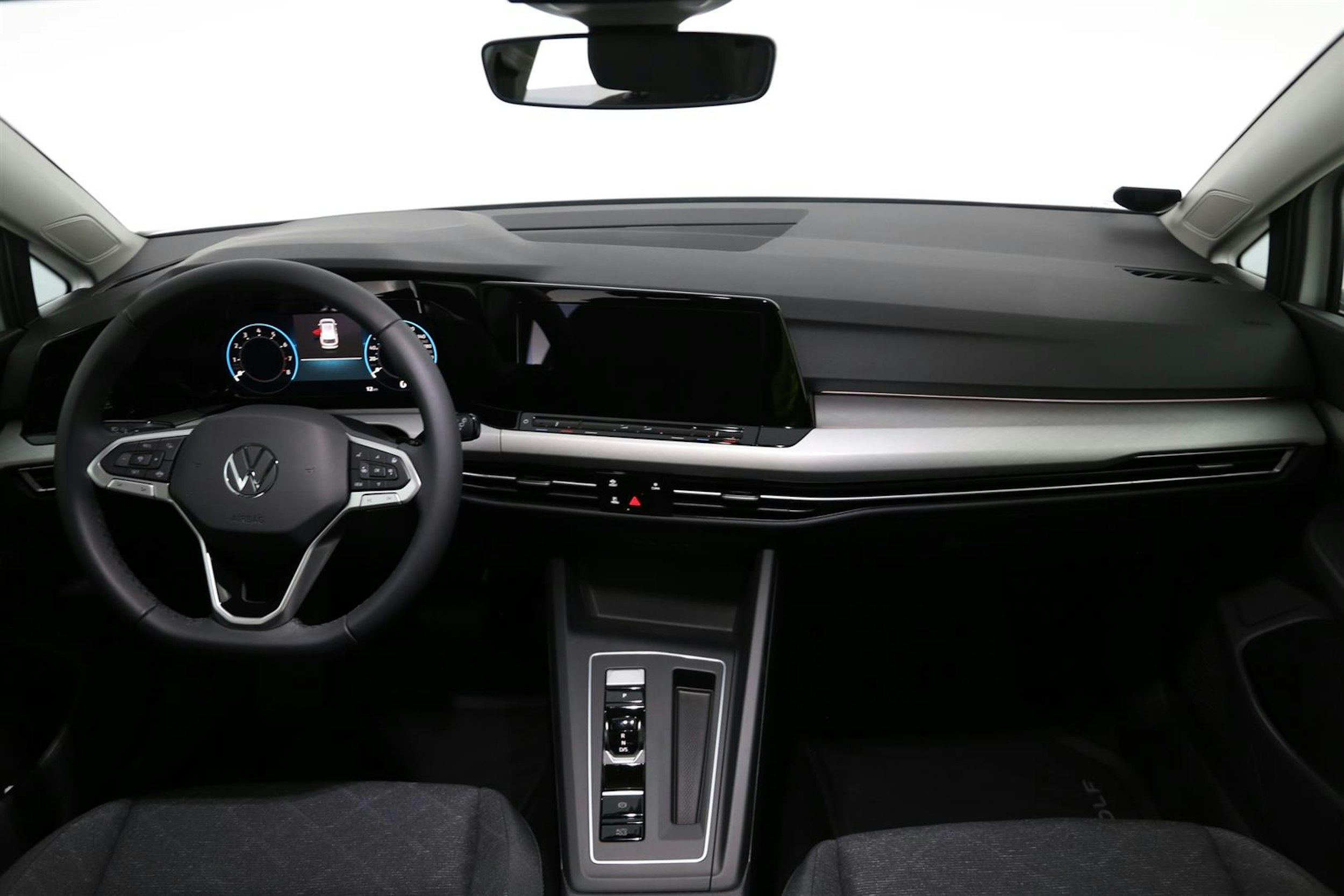 valkoinen Volkswagen Golf 2024 kuva 3.
