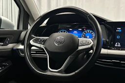 harmaa Volkswagen Golf 2024 kuva 15.