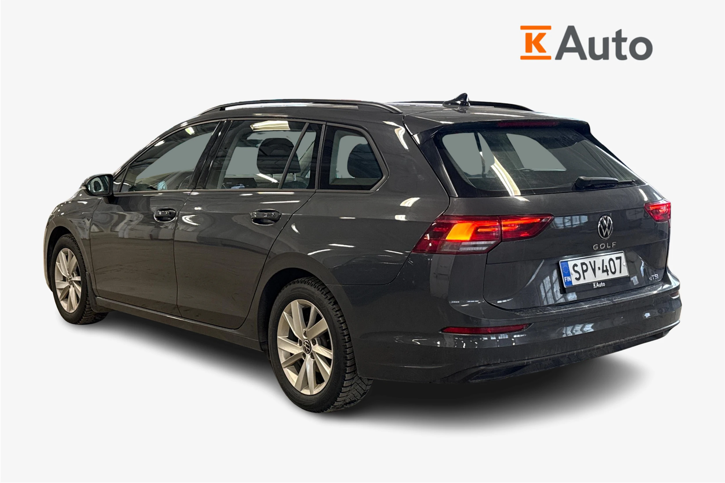 harmaa Volkswagen Golf 2024 kuva 2.