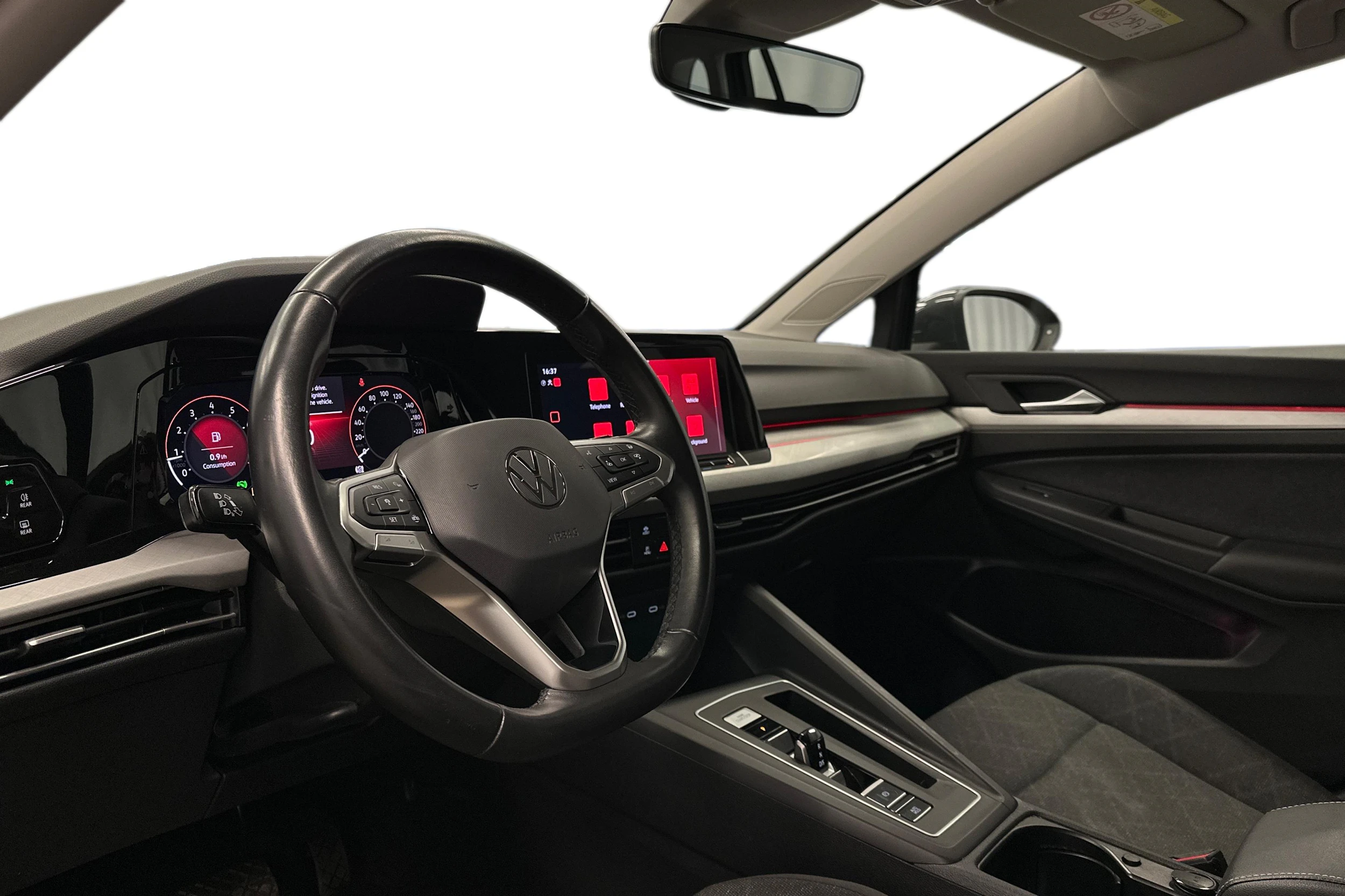 harmaa Volkswagen Golf 2024 kuva 6.