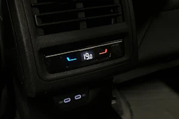 harmaa Volkswagen Golf 2024 kuva 13.